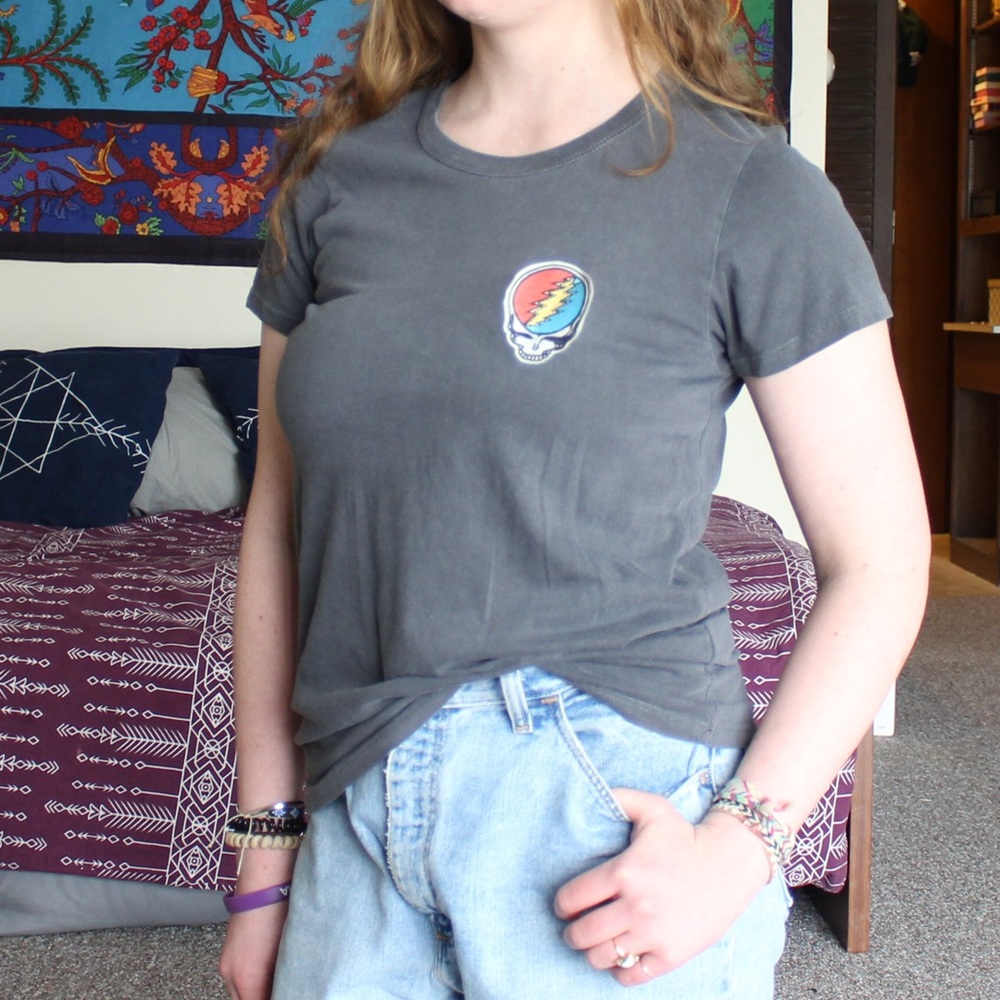 GRATEFUL DEAD TEE!